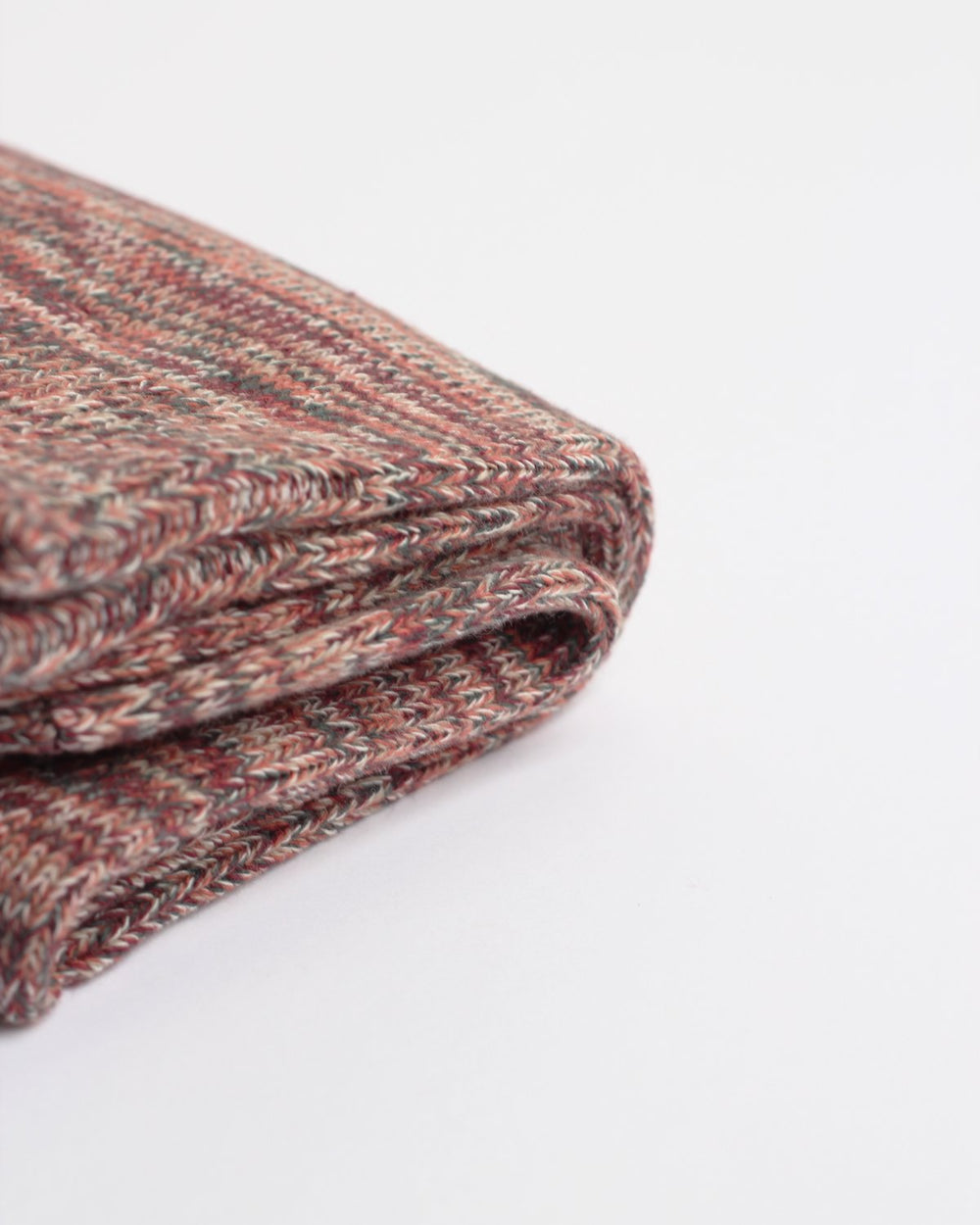 Relax Chunky Flat Knit Supermelange Red Wine / Khaki / Light Rosso / Off White / Forrest Green - Democratique Socks
